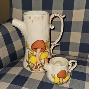 Vintage Arnels Mushroom Set In Nice Codition